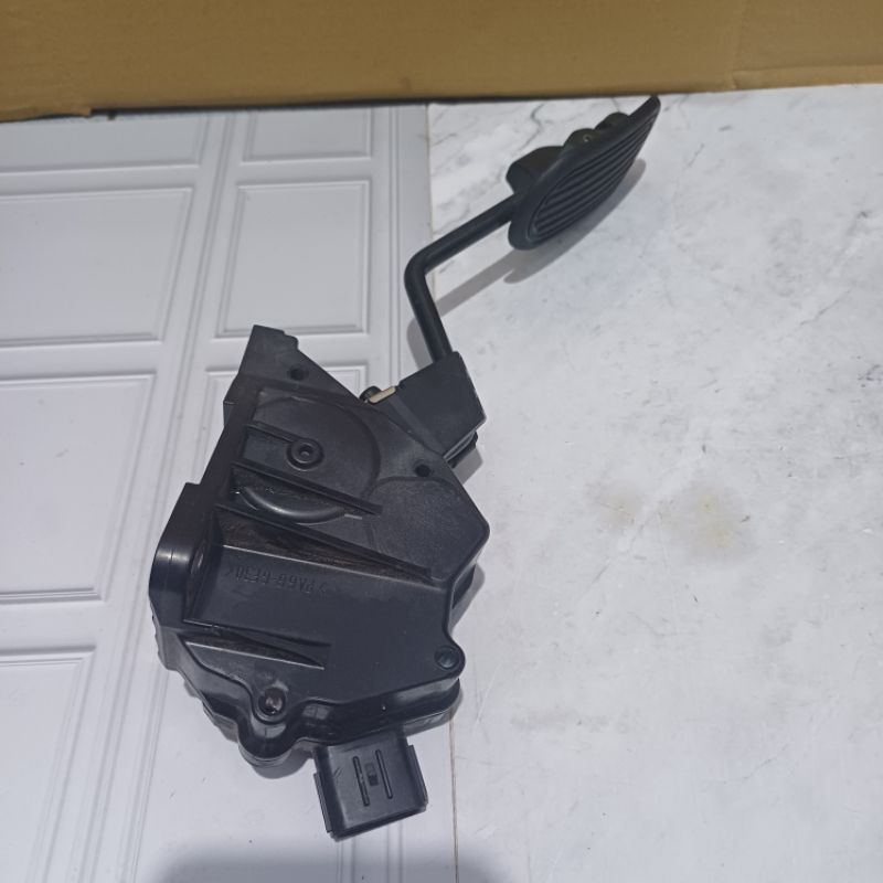 Pedal Gas Innova Reborn Fortuner VRZ Hilux Revo 78110-0K040 Asli