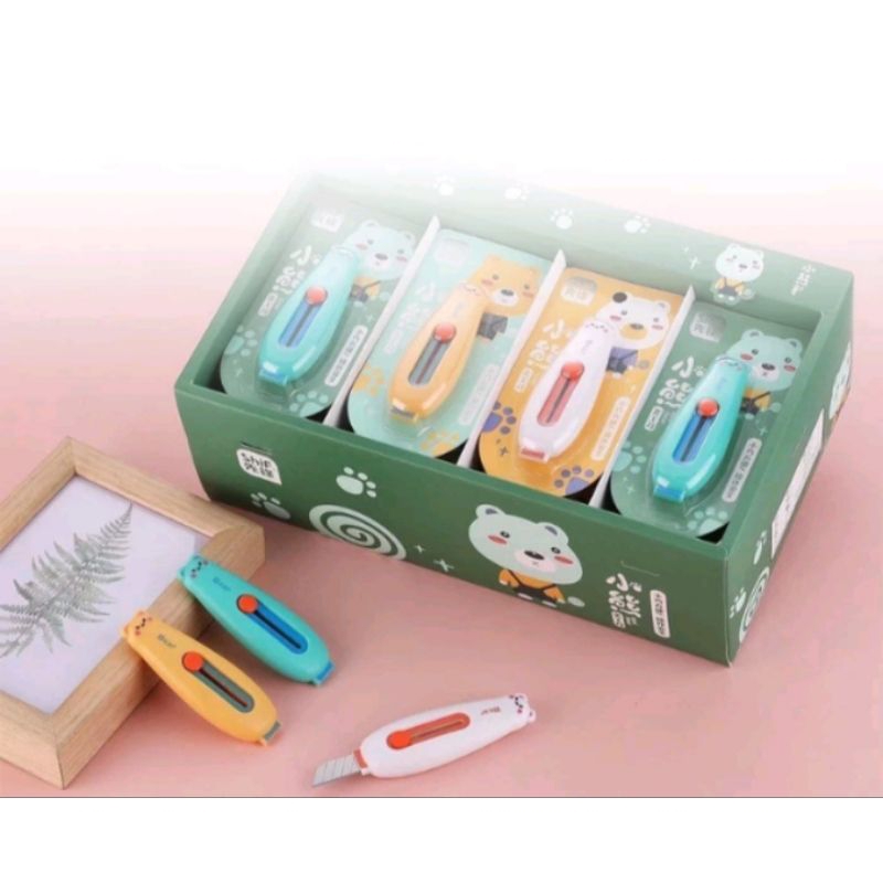 

(1 Pcs) Cutter Mini Bear / Pemotong Kertas Serbaguna / Pisau Cutter Kecil