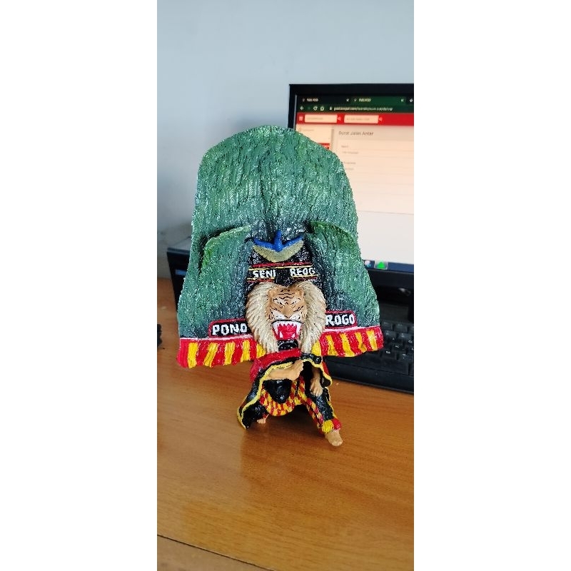 miniatur tugu reog tugu silat souvenir Ponorogo reog Terate silat