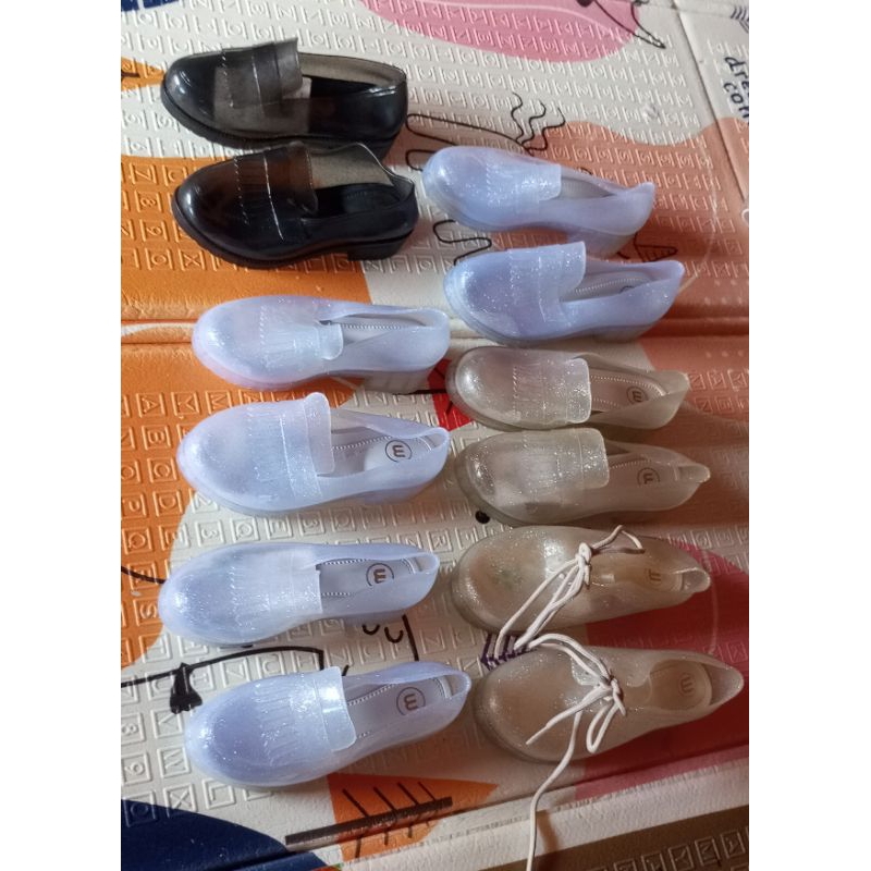 sepatu docmart  anak perempuan/sepatu kaca anak wanita/sepatu jelly anak wanita