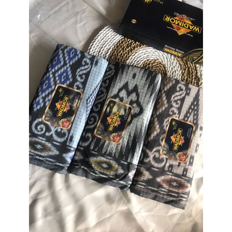 Sarung Wadimor Motif Bali Aceh