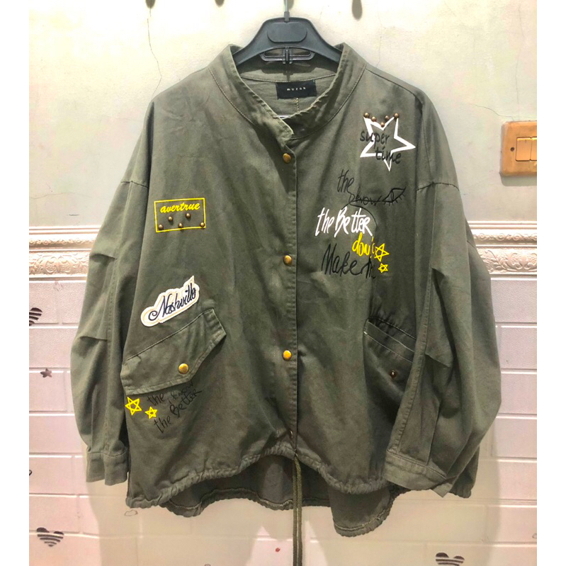 Preloved jaket hijau Army
