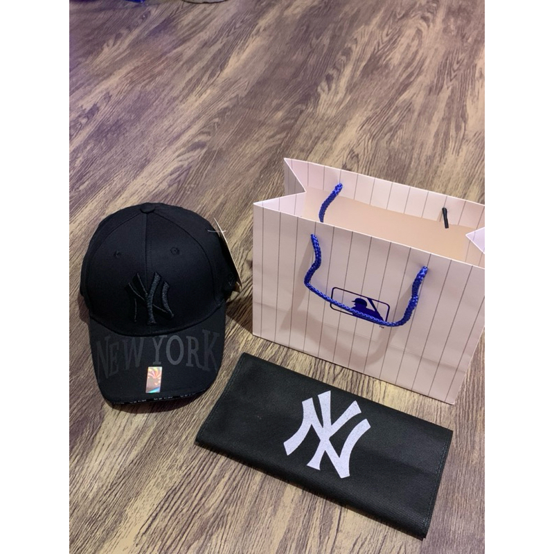 

KHUSUS TAMBAHAN BOX/PAPERBAG MLB