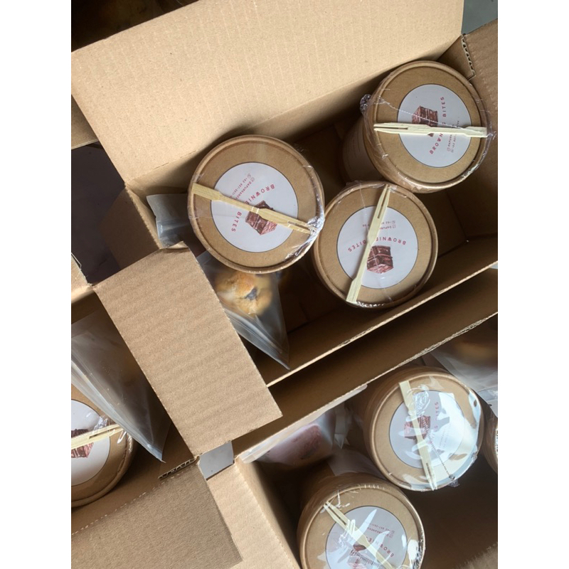 

BROWNIES BITES CUP 12 oz (BELI 2 free mini cookies)