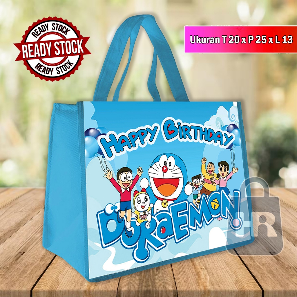 

READY STOK TAS ULANG TAHUN / TAS ULTAH DORAEMON / TAS ULTAH UKURAN KFC / TAS ULTAH TERLARIS / TAS SOUVENIR ULTAH ANAK / GOODIE BAG BINGKISAN SOUVENIR ANAK