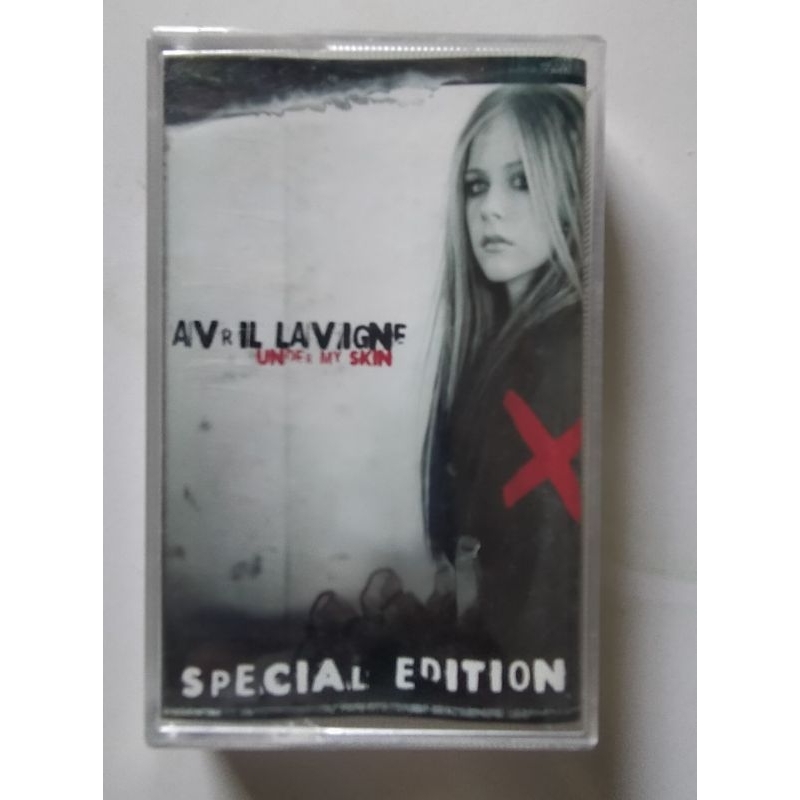 Kaset Avril Lavigne "Under My Skin"