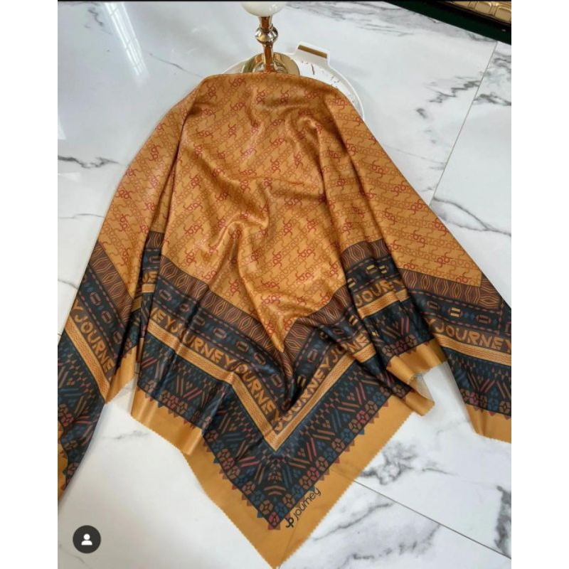 HIJAB JOURNEY AKIYA MUSTARD -KERUDUNG SEGI EMPAT SIZE 115X115 BY JOURNEY SCARVES