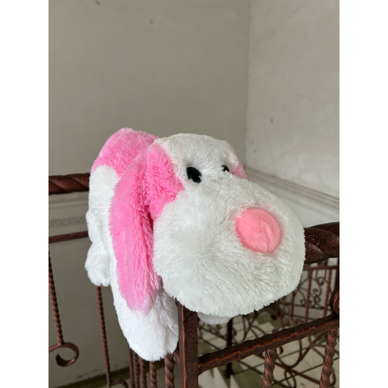 Boneka putih pink lucu anjing
