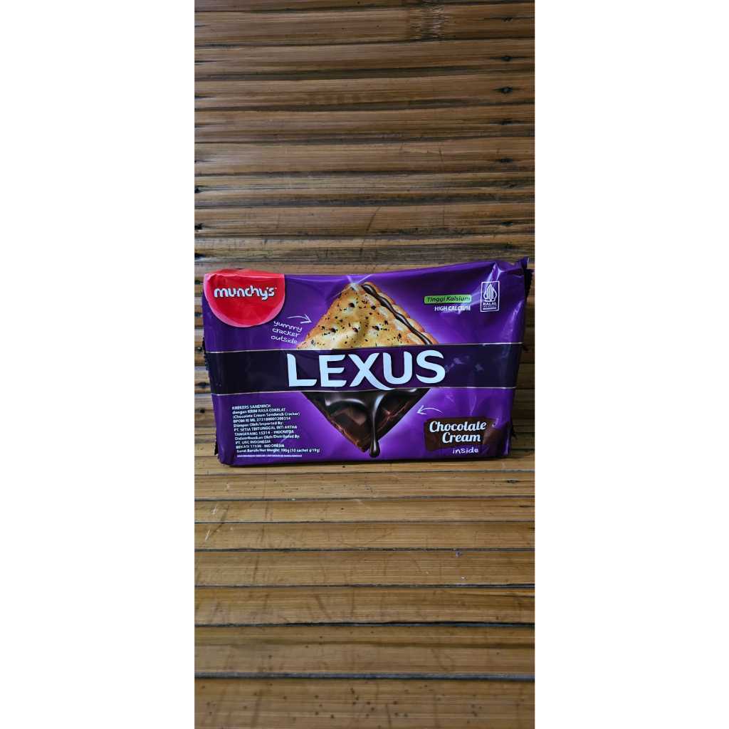 

Munchy's Lexus Chocolate Biskuit Family Pack 190gr isi 10 Sachet