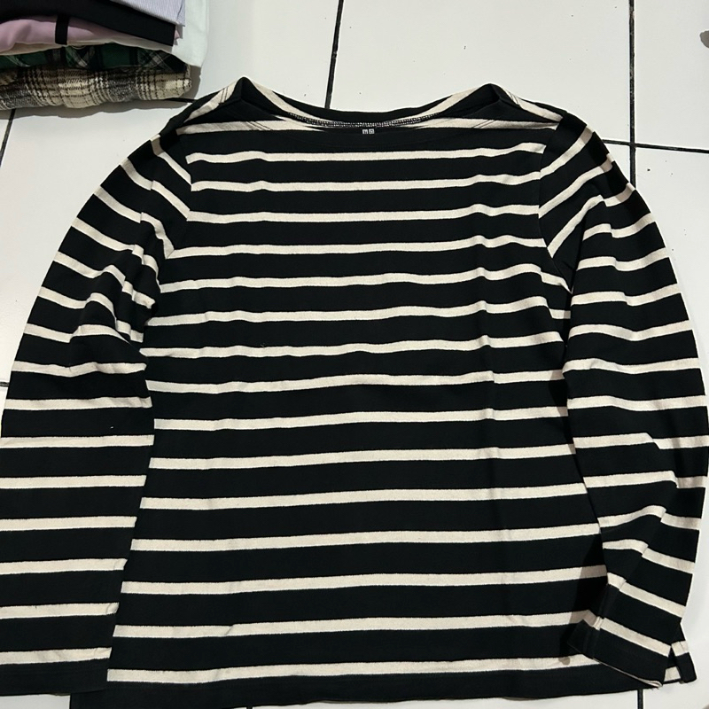 kaos uniqlo stripe