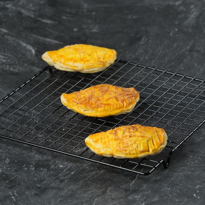 

3 PCS Pastry Abon Keju