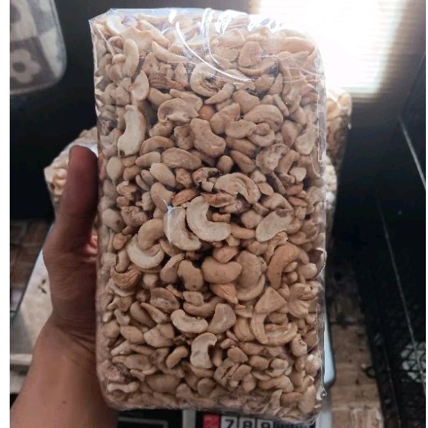 

kacang mede patahan termurah mentah 1kg