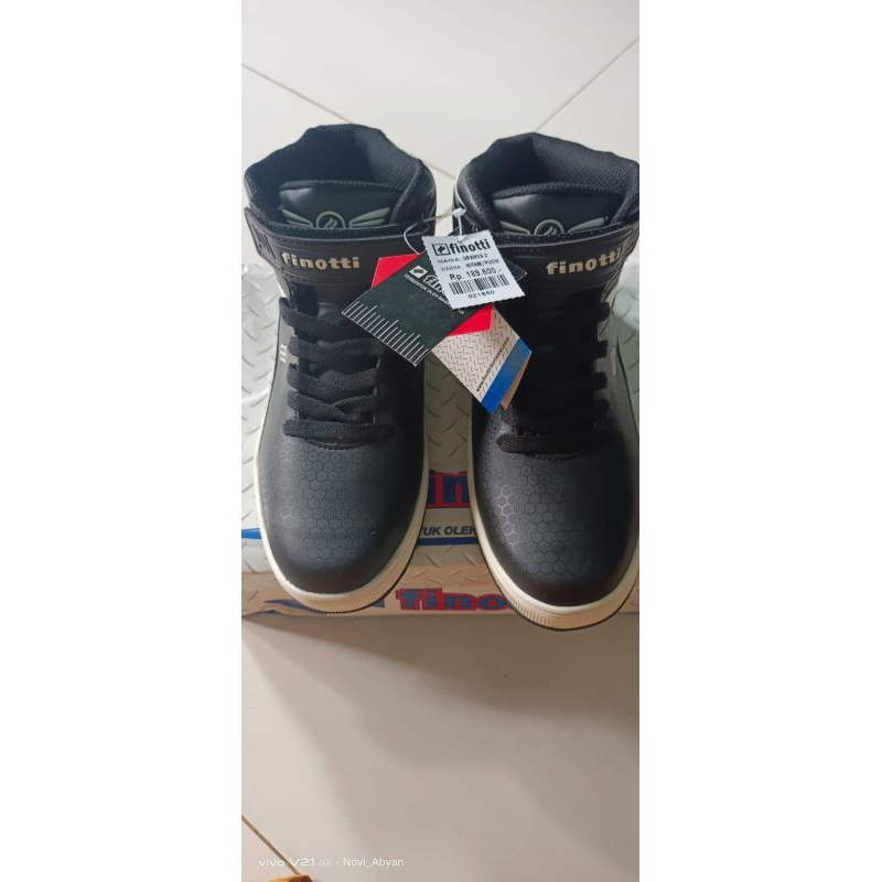 sepatu sekolah finotti size 39