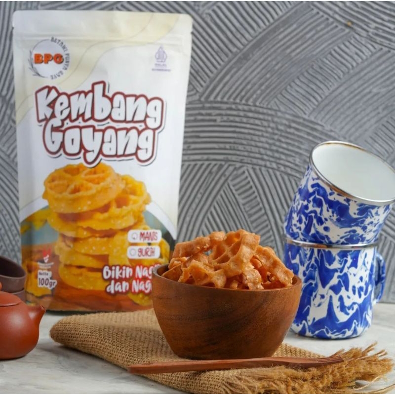 

Makanan Tradisional Kembang Goyang