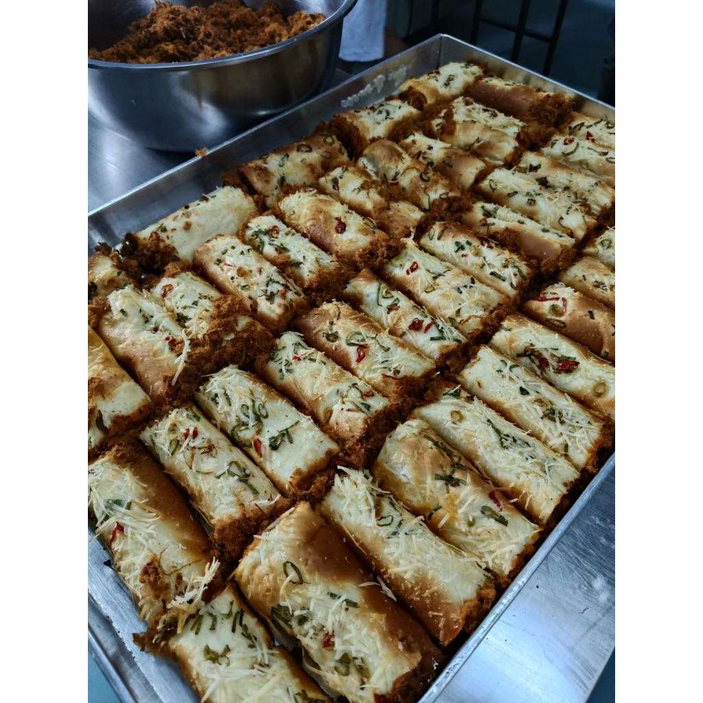 

Roll Abon Pedas Boemirasa isi 5 pcs abon ayam - Roti Gulung Abon Pedas - Roti Abon - Roti isi Abon