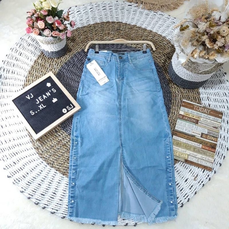rok jeans terbaru 2021/rok jeans wanita/rok jeans murah