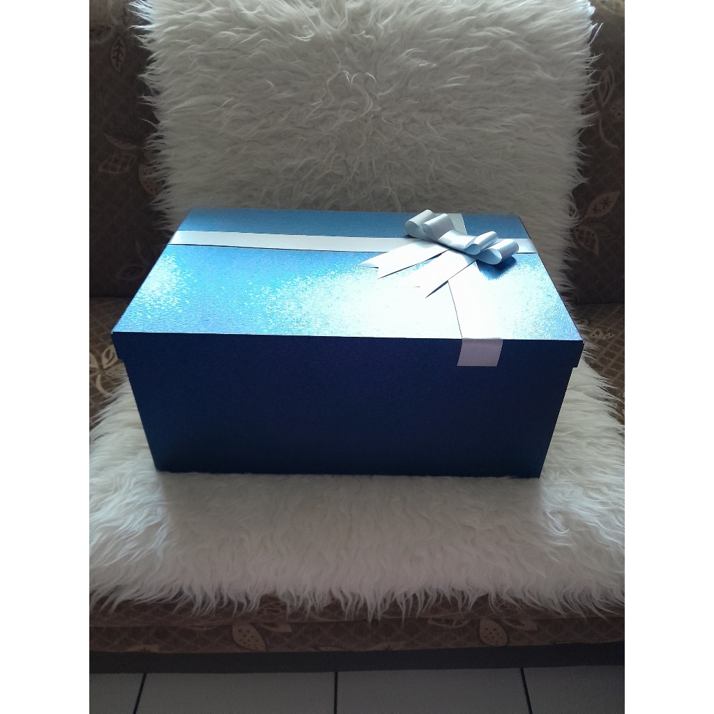 

Gift Box Size 40x35x18 / Kotak Kado Besar / Box Jumbo