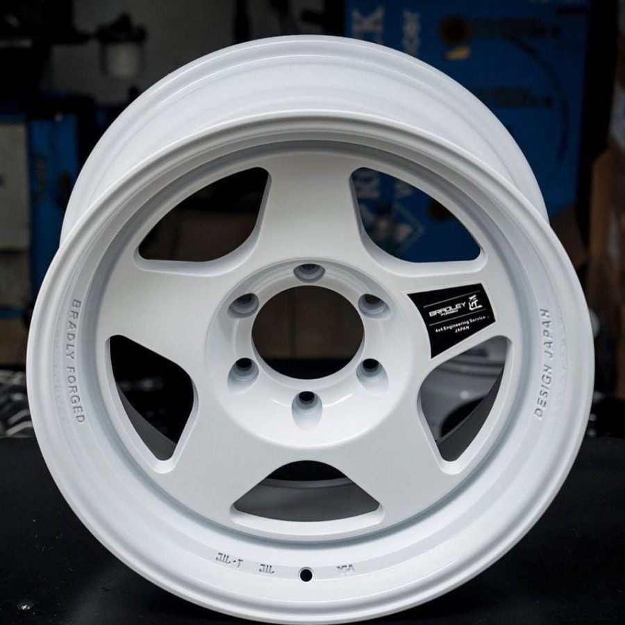 velg Offroad mobil r17 Pajero Fortuner velg ring 17 BRADLEY TAKUMI