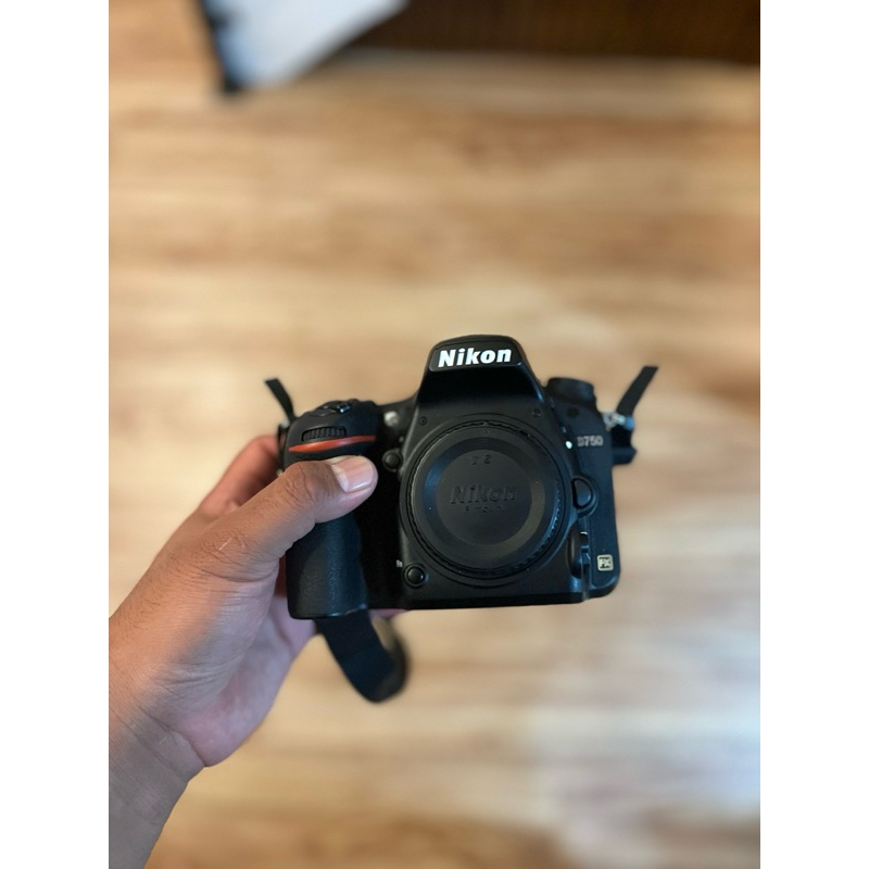 nikon d750 non wifi like new