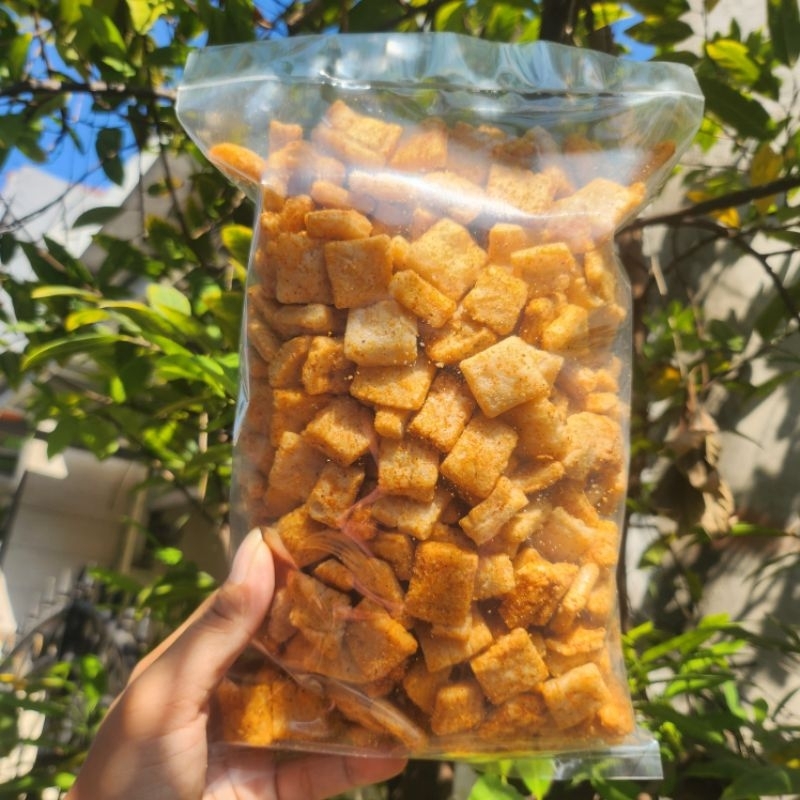 

Kerupuk tahu kotak pedas daun jeruk 175gram camilan medan