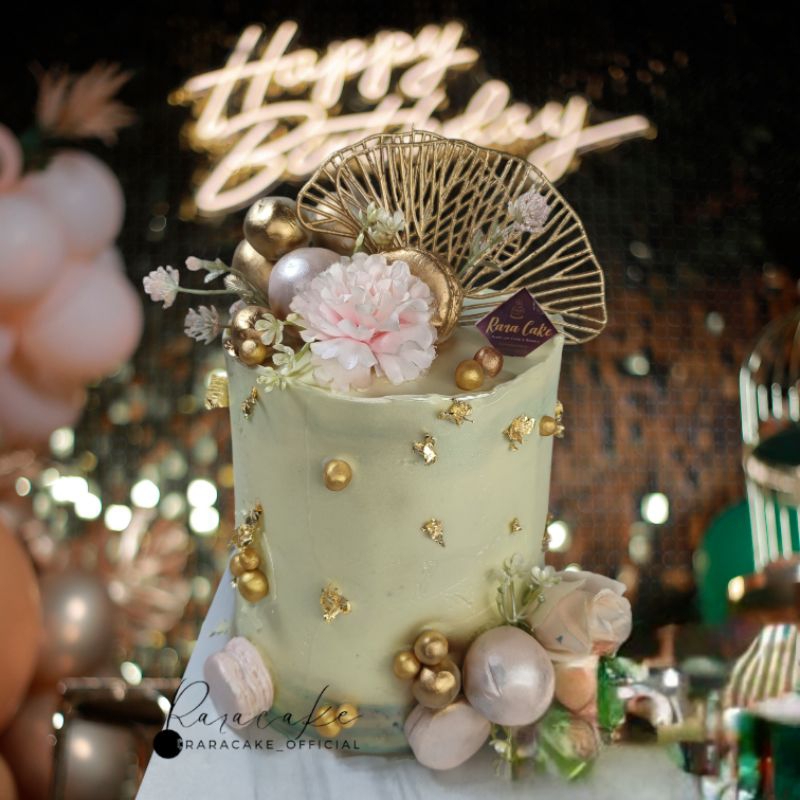 

cake custom //cake mewah tema gold&