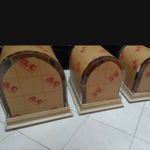 

isi 4 kotak + akrilik frame tebal 7cm hantaran sesrahan