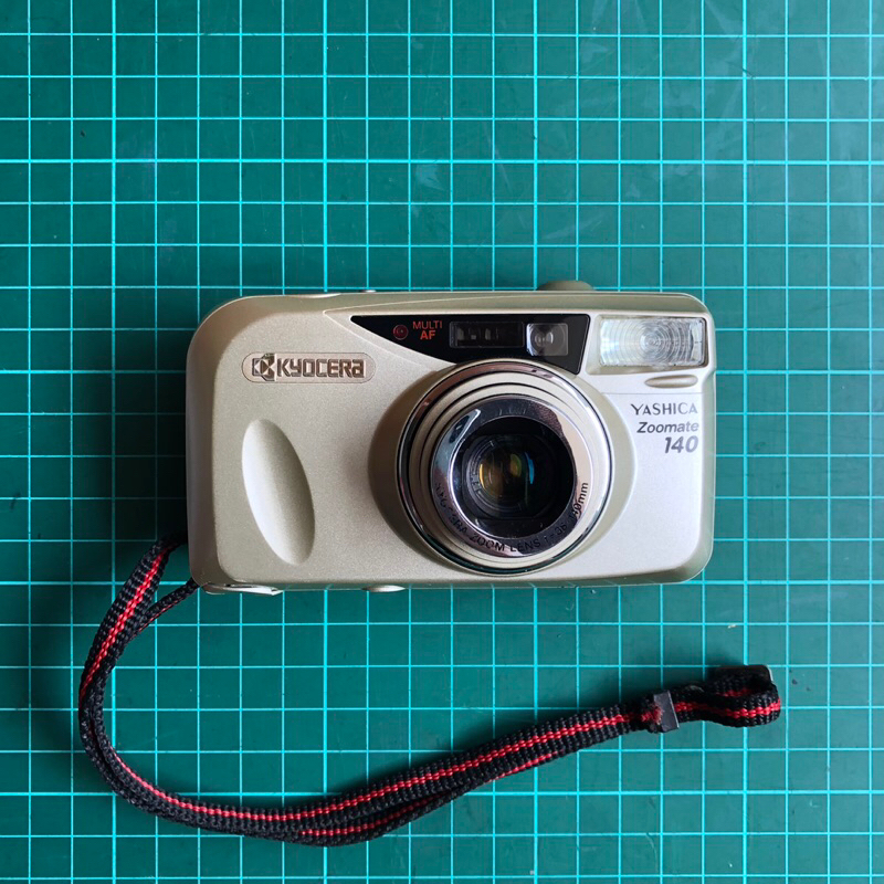 YASHICA ZOOMATE 140 KYOCERA AUTOMATIC CAMERA ANLOG FILM KAMERA TUSTEL