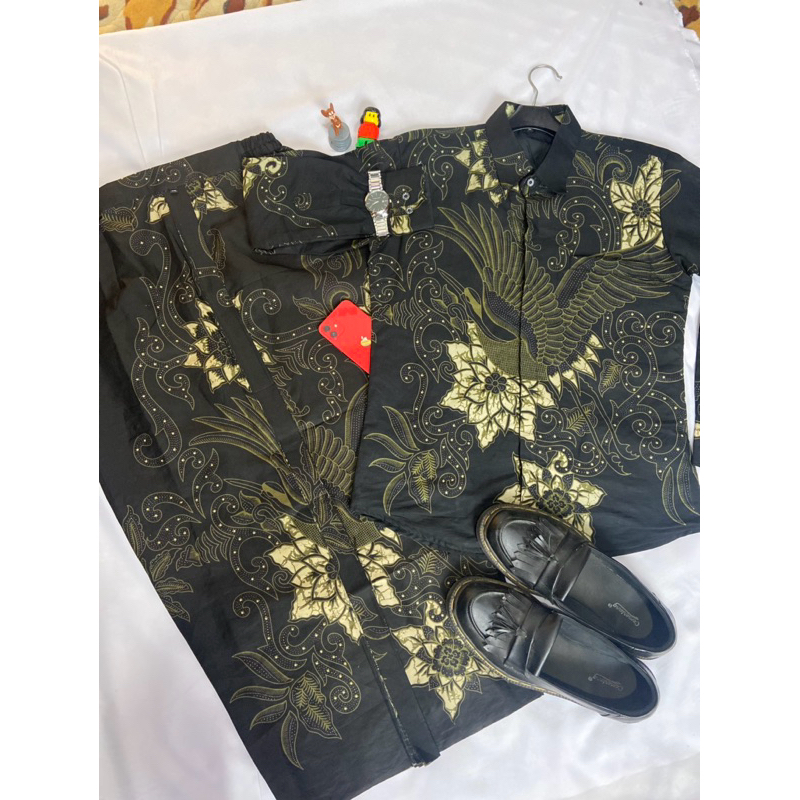 COUPLE KEMEJA BATIK DAN ROK WIRU MOTIF MLIWIS