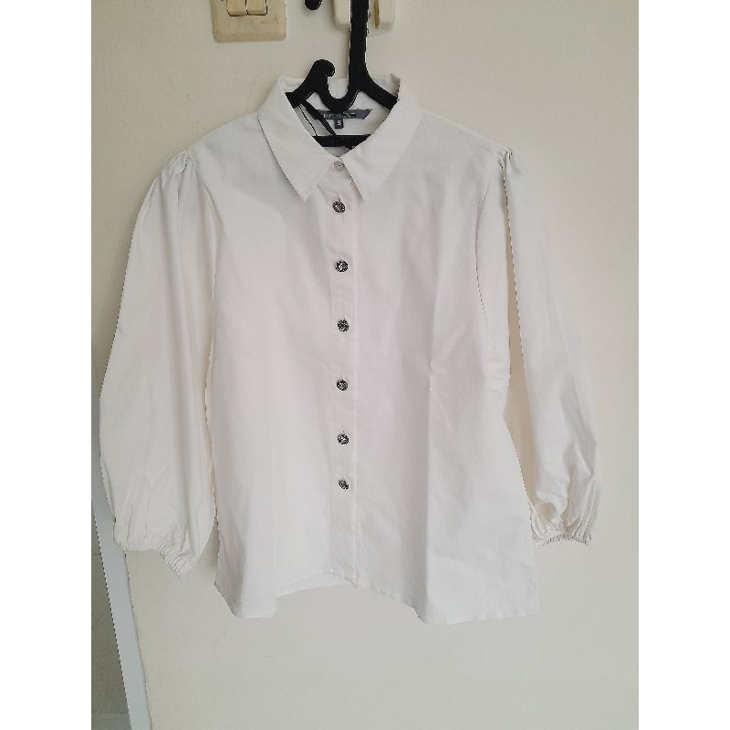 Benang jarum claire button shirt sz S