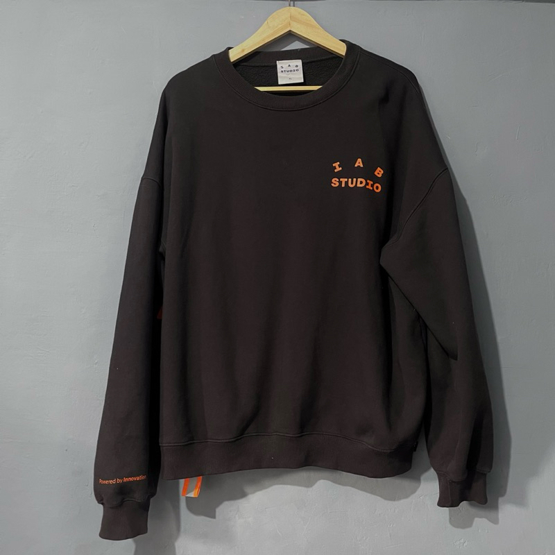 crewneck sweater iab studio x doosan