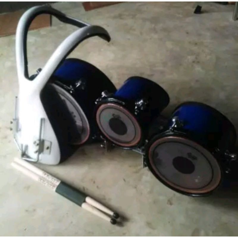 Marching three tom drum trio tom