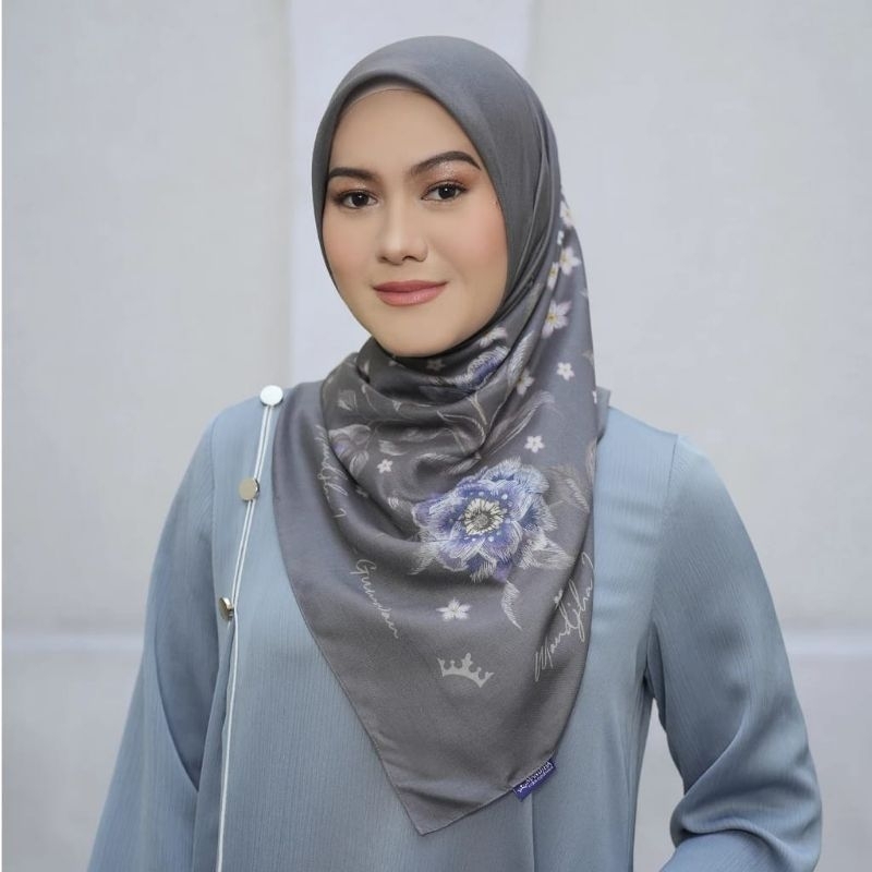 HIJAB MANDJHA VALENCIA GREY, TERRACOTTA SCARF BY IVAN GUNAWAN - HIJAB SEGI EMPAT