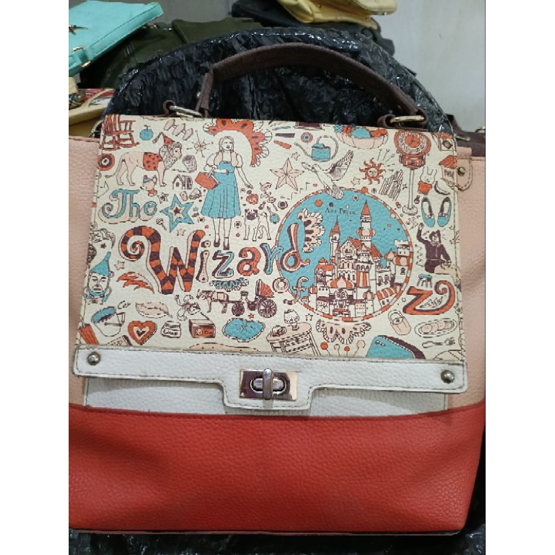 Sling brera art fever