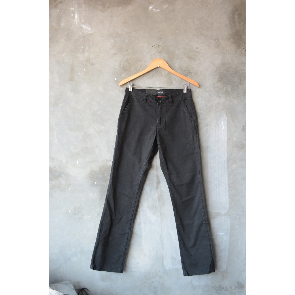 Celana Chino Latoya Hitam - Size 28