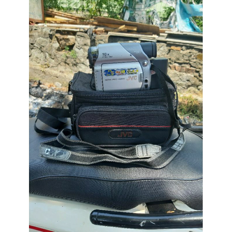 Handycam JVC GR-D53AG Minus Gambling Part Handycam (Bekas)