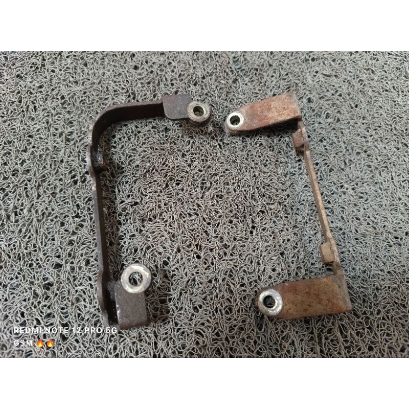 breket tutup head thunder 125 lepasan