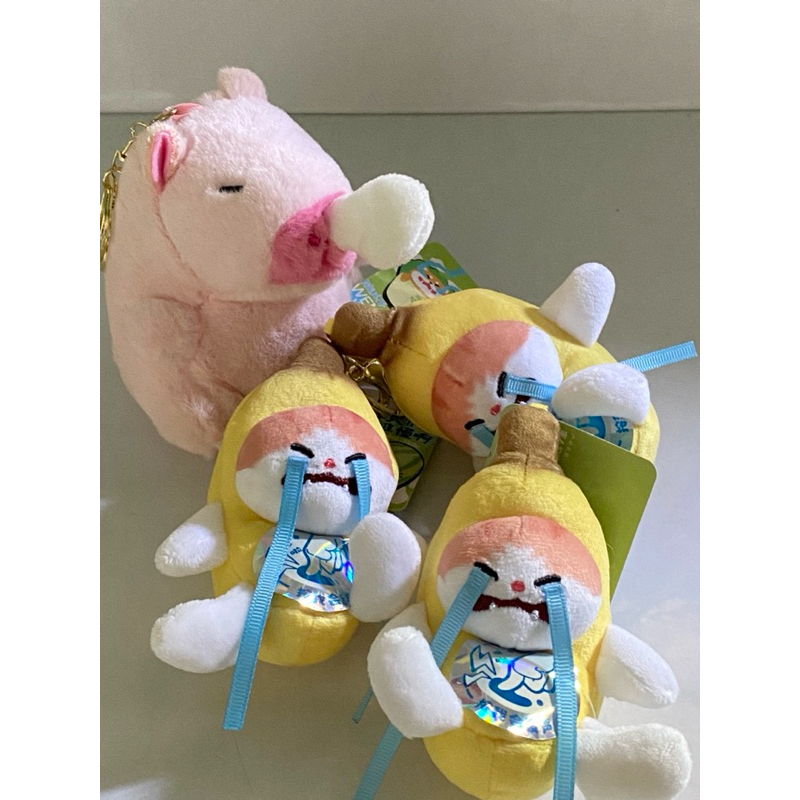 [READY] Capybara Keychain & Crying Banana Cat with Sound Keychain Ganci Bangkok BKK
