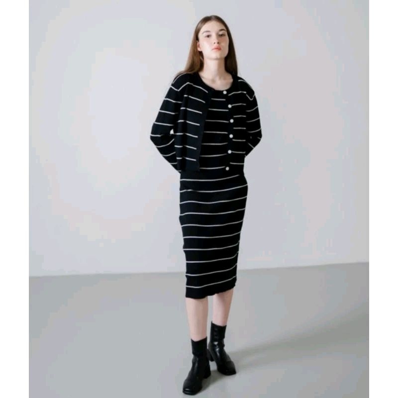 One Set Knit Jennet Dress TIA( This Is April)