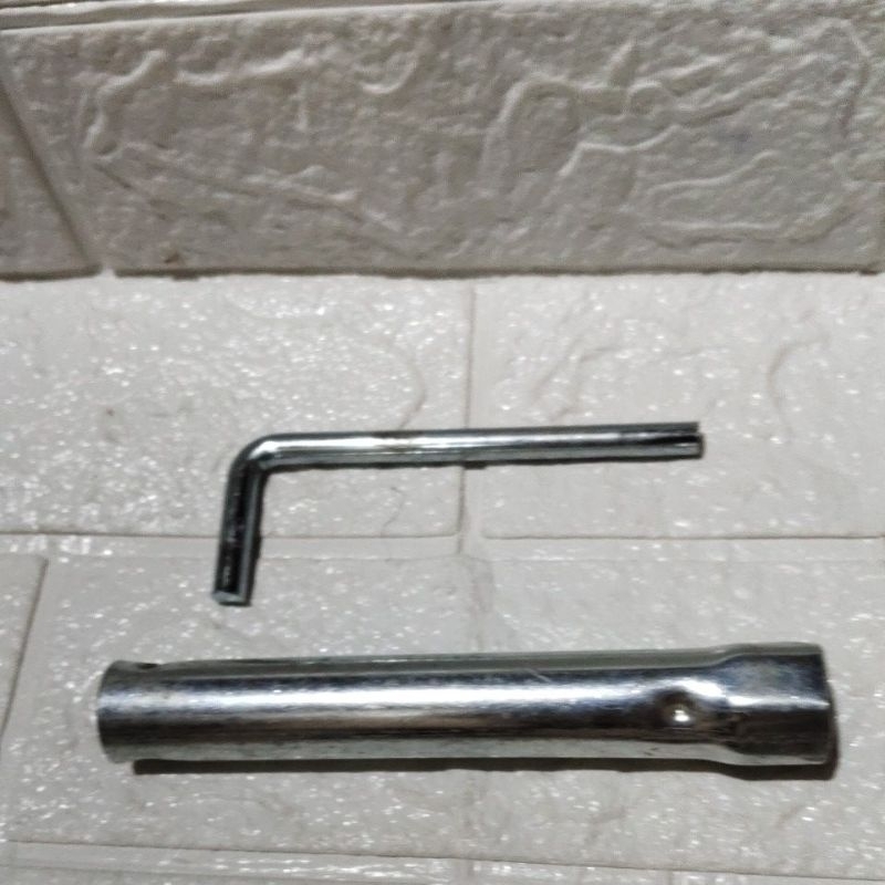 Kunci busi Mobil Zebra, L 300