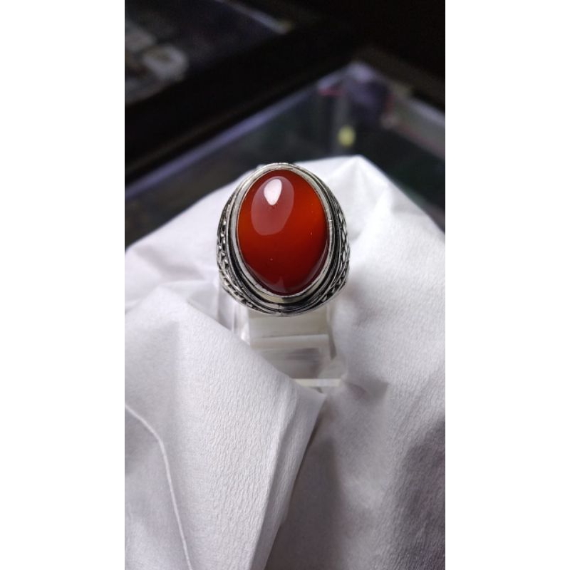 Cincin batu akik yaman merah