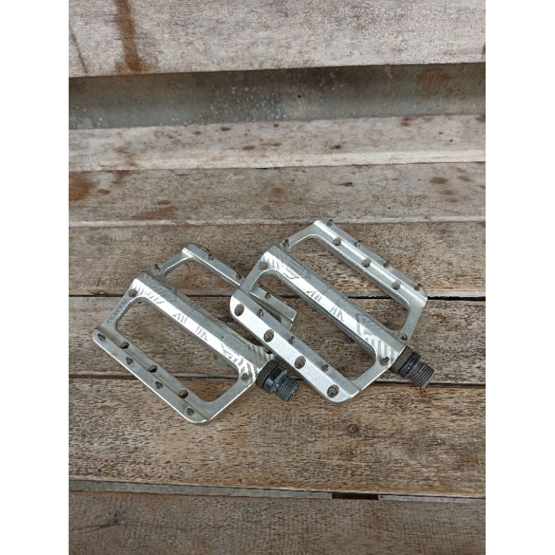 pedal mtb kore bearing