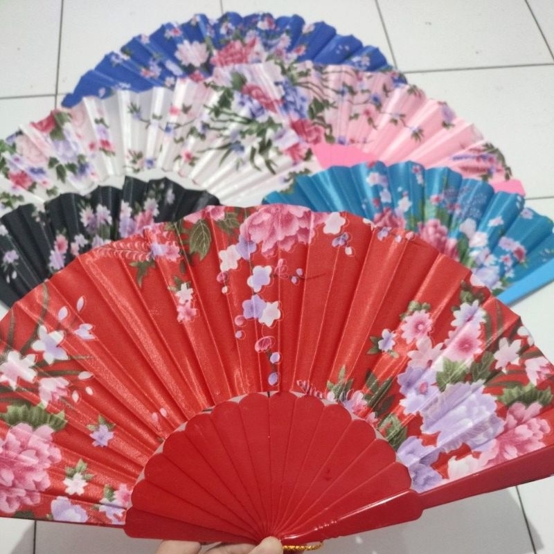 12 pcs SOUVENIR KIPAS SATIN / KIPAS TANGAN LIPAT / KIPAS PESTA / KIPAS TARI