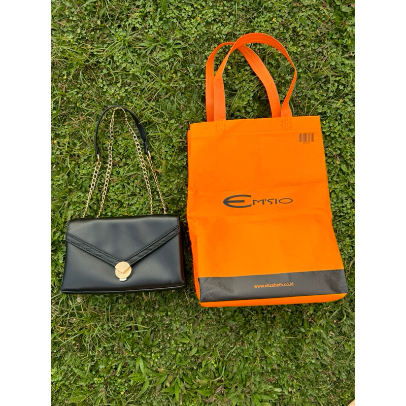 Tas Emsio by Elizabeth Evgeniya Sling Bag hitam mulus banget