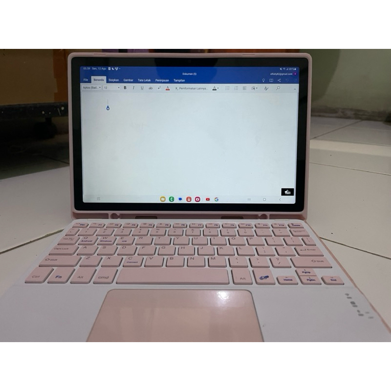 Samsung galaxy tab A8 4/128 LTE free keyboard + flipcover