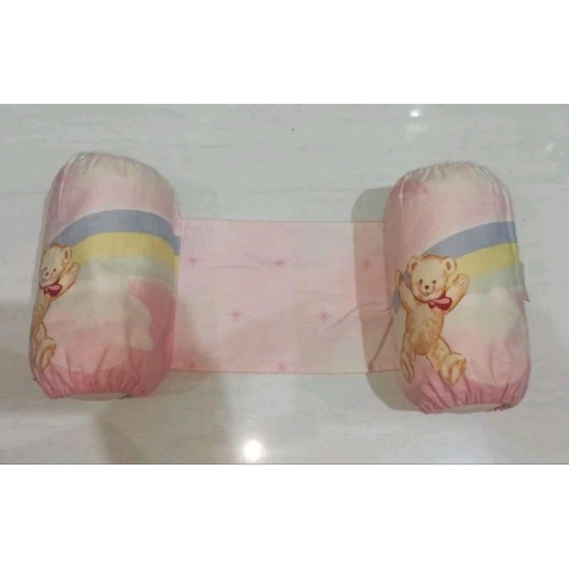 bantal bayi penahan badan kepala bayi anti jatuh warna pink anti roll pillow new born infant beby ap