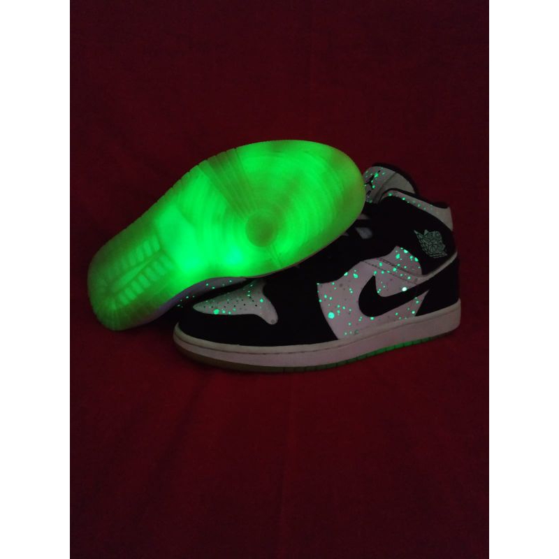 Sepatu Second / Sepatu Bekas Nike Air Jordan 1 Mid White Black Teal Tint (Glow in Dark) : Size : 43 