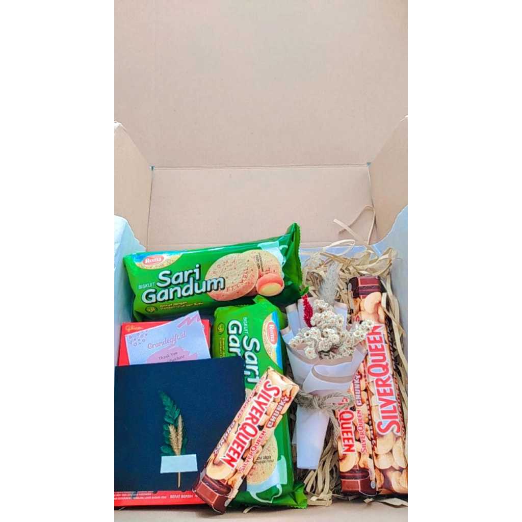 

Hampers Ulang Tahun / Hampers Graduation / Kado Wisuda / Kado Ulang Tahun / Kado Sidang / Hampers Snack