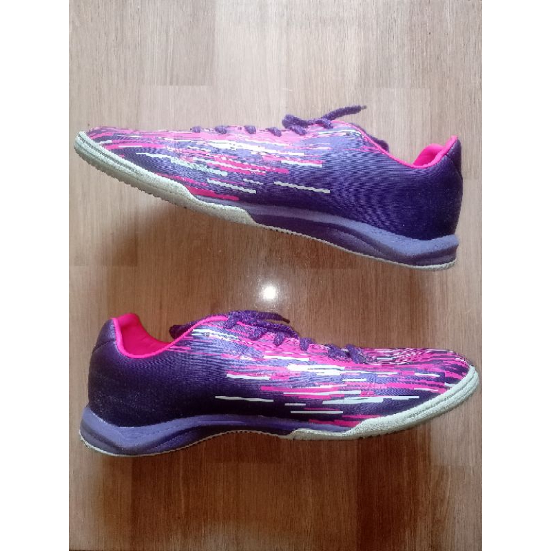 sepatu futsal second SPECS ls reborn in 43