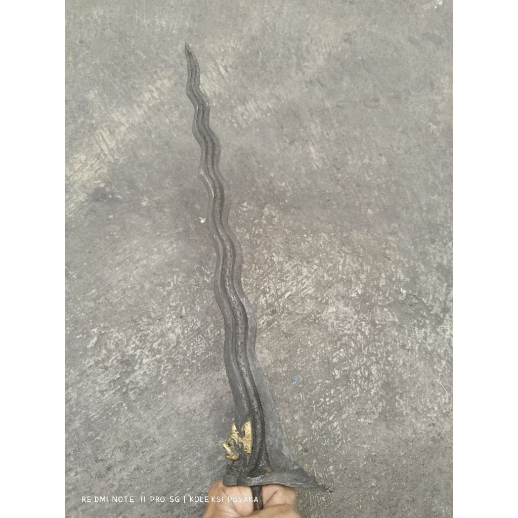 Keris Sengkelat Naga Raja pamor Keleng