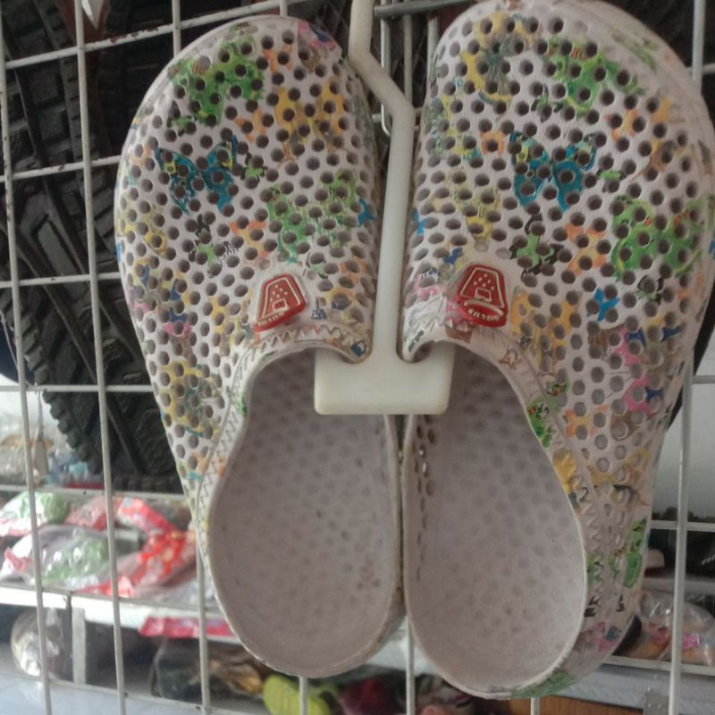 sandal anak size 35